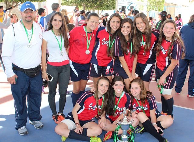 5-4！2-1！欧冠疯狂夜：3场大逆转 利物浦出线.